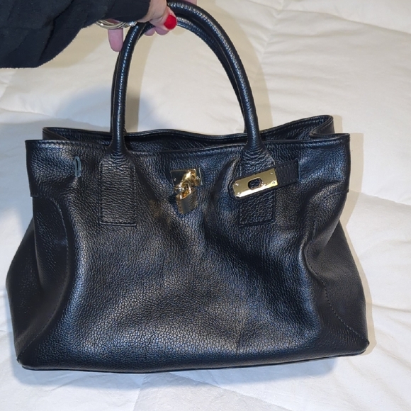 Handbags - Elegant Black Leather Handbag